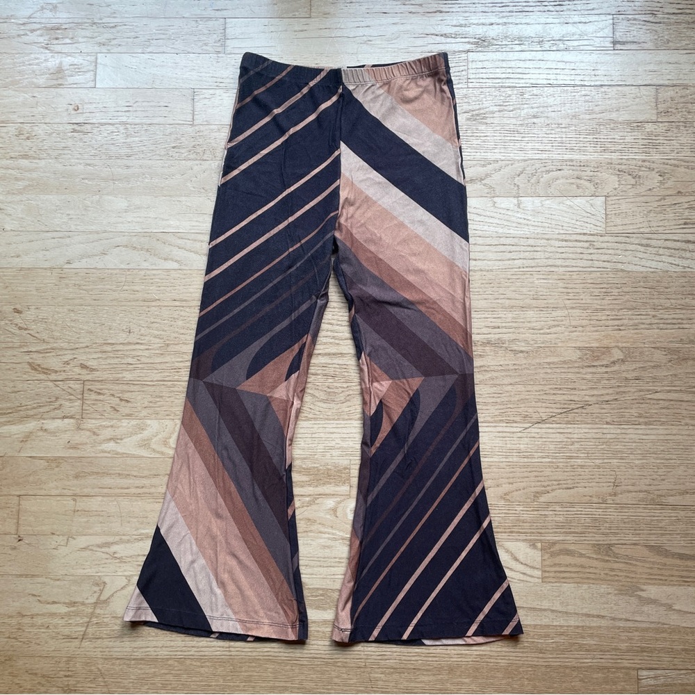 Novella Royale Iris Bells in Onyx